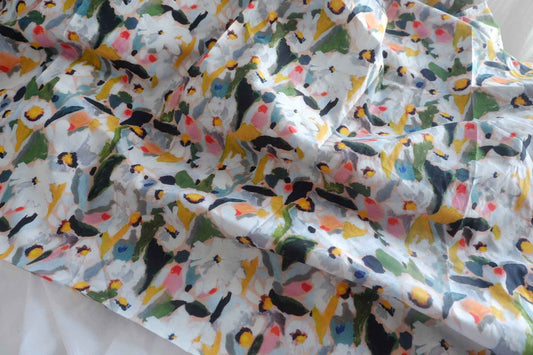 Painterly Daisy Cotton Lawn Fabric - 1.86 yd