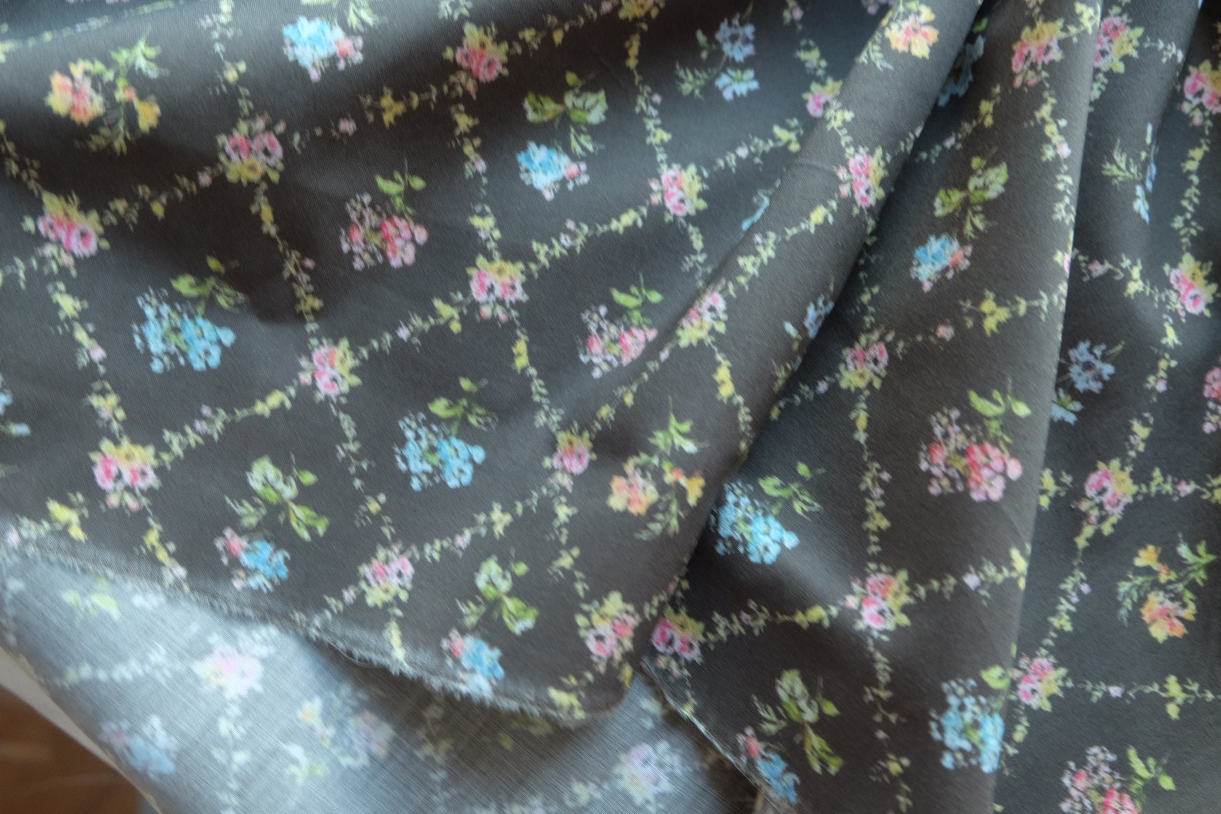 Ditsy Floral Grid Cotton Lawn – 2.7 yd