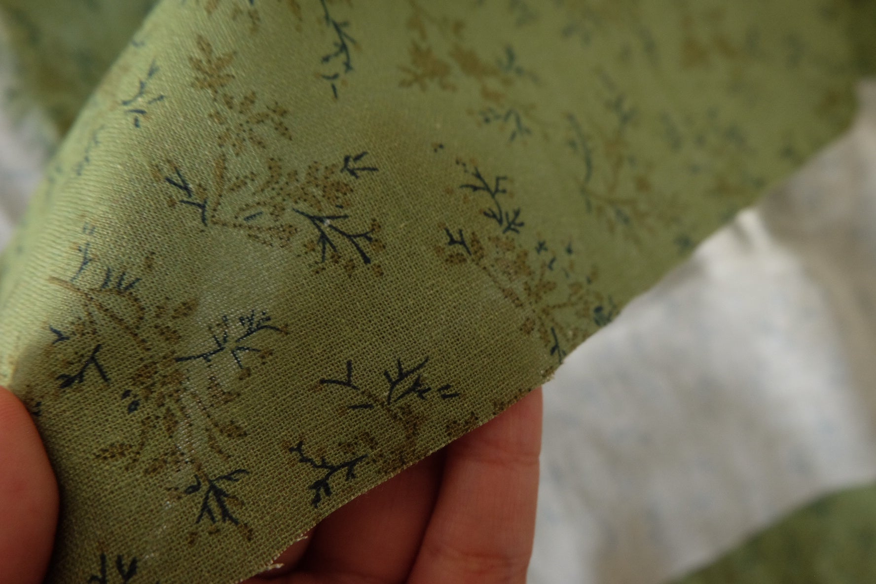 Tiny Floral Linen Cotton Fabric – 2.2 yd
