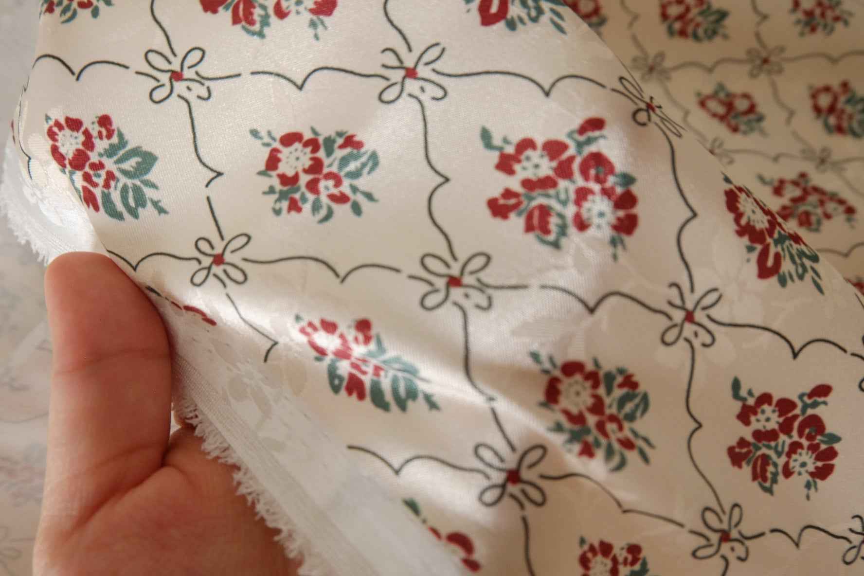 Floral Jacquard Satin Polyester Fabric – 3.3 yd
