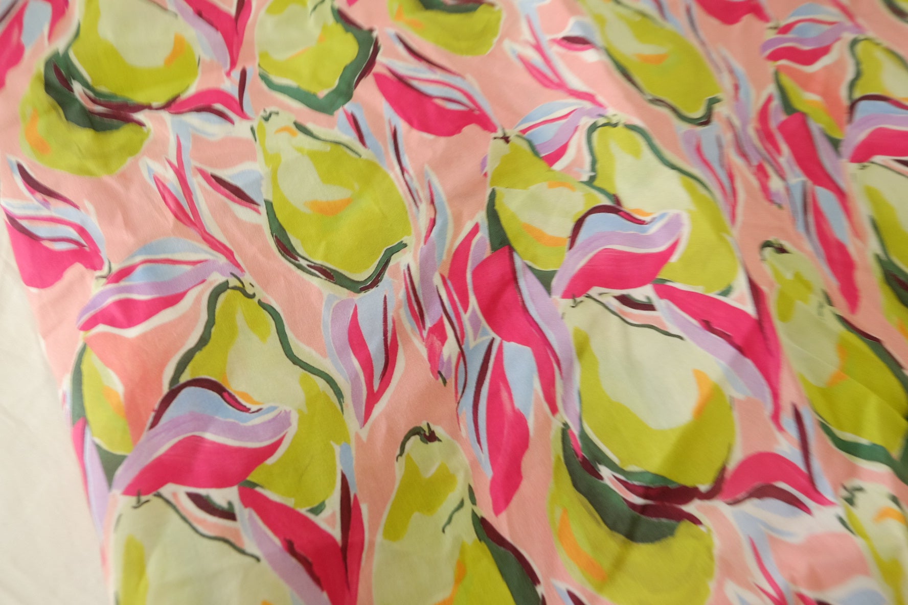Pear Print Silky Cotton Poplin Fabric - 1.6 yd