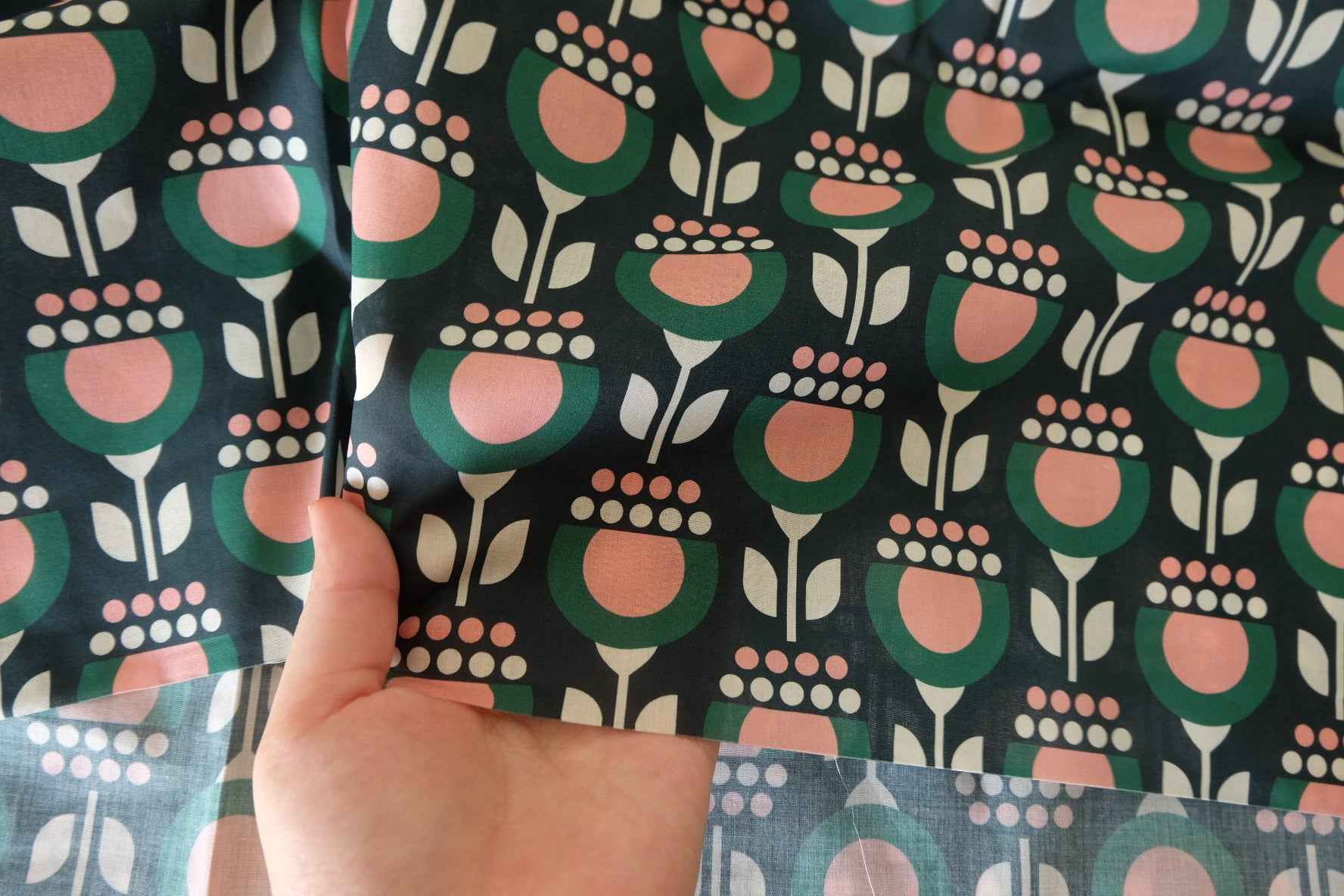 Retro Geometric Floral Cotton Lawn Fabric – 1.6 yd