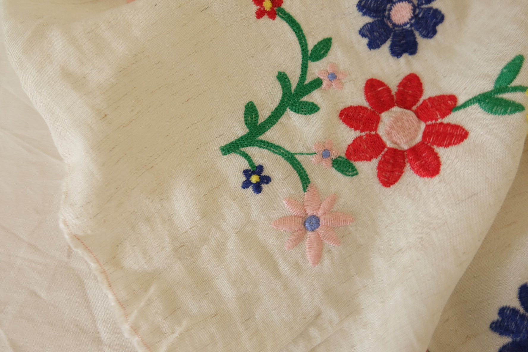Embroidered Border Linen-Lyocell Blend Fabric – Per Yard