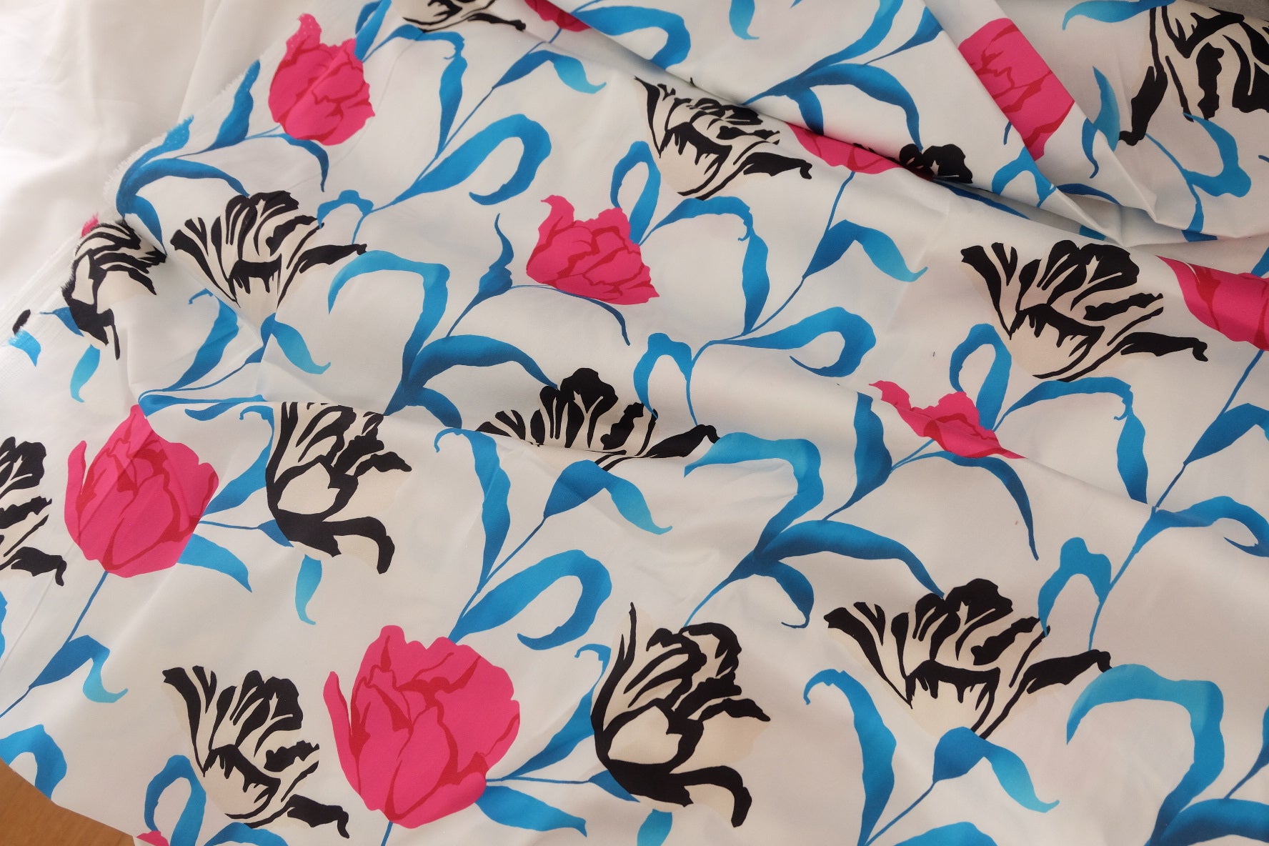 Bold Floral Cotton Sateen – 3.3 yd