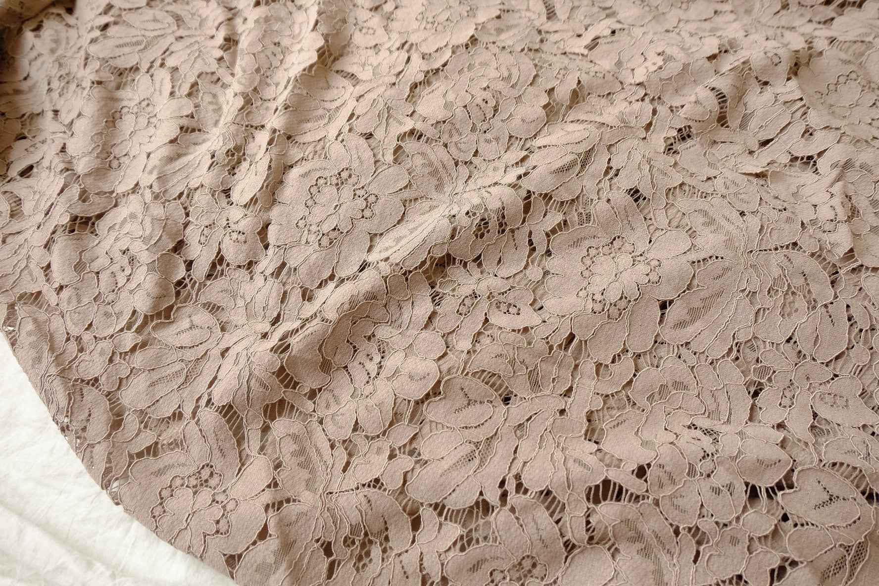 Beige Floral Lace Fabric - 4.37 yd