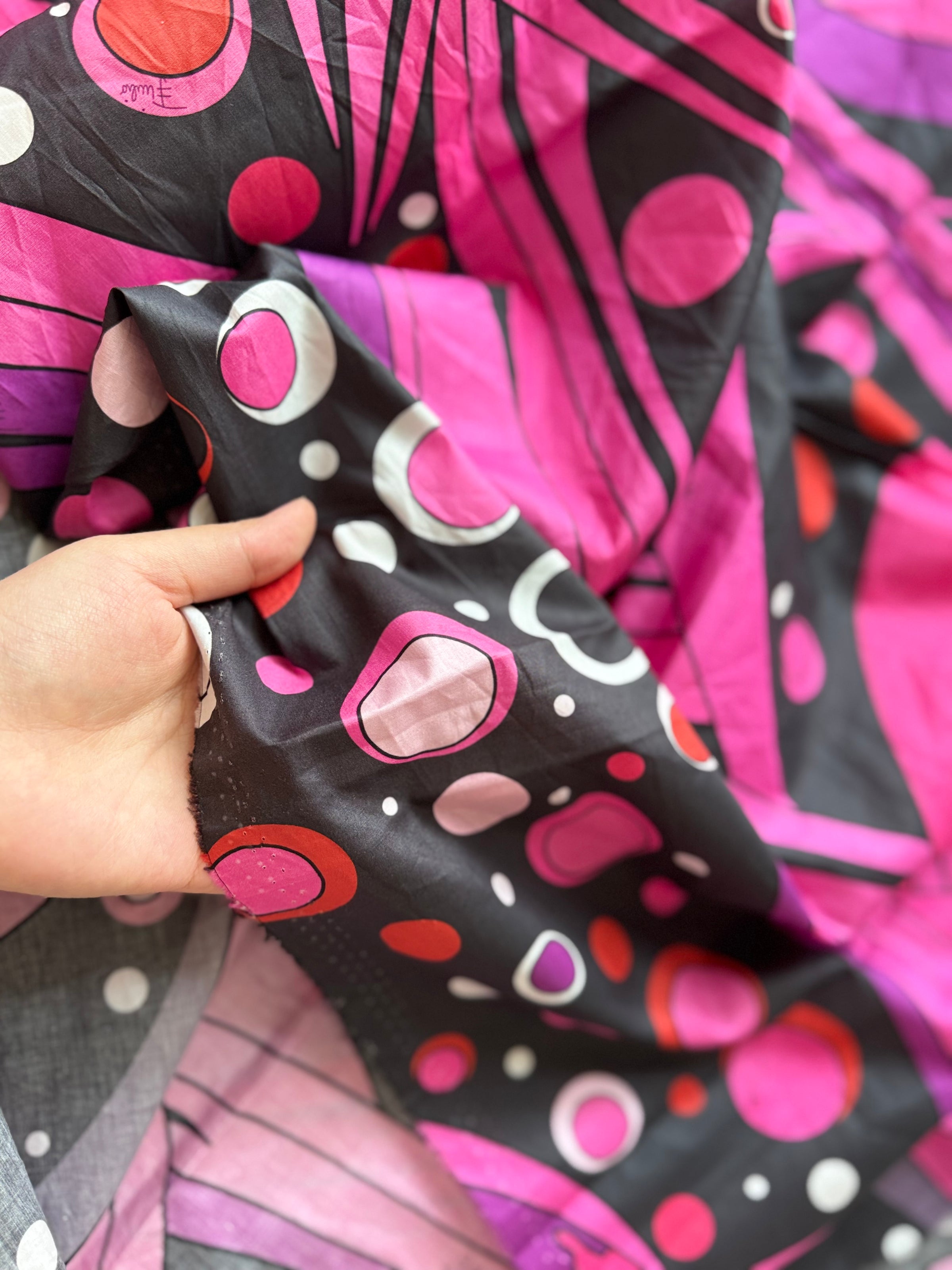 Pink Graphic Cotton Lawn Fabric — 1.31 yd