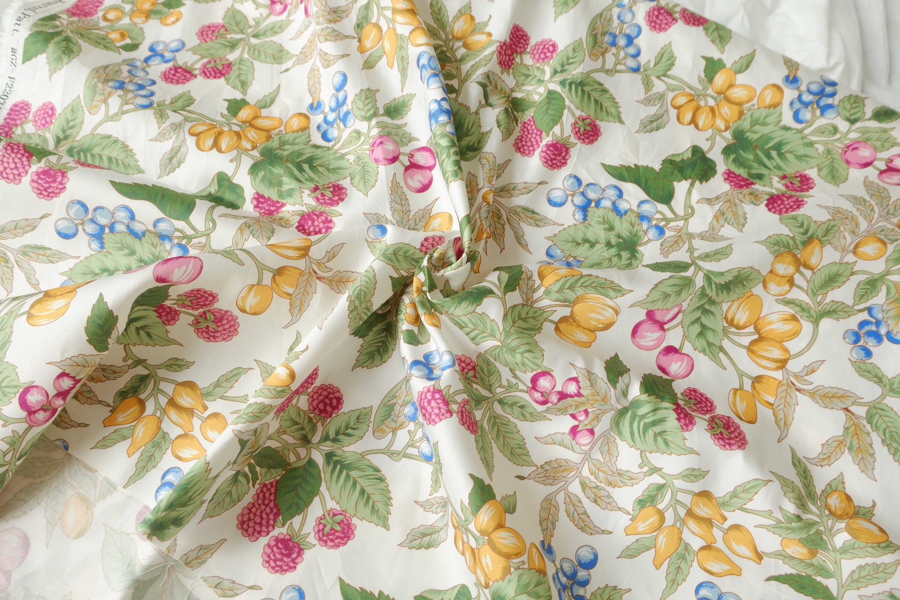 Vintage Orchard Cotton Sateen Fabric, Midweight 60s Cotton, 2.19 Yards