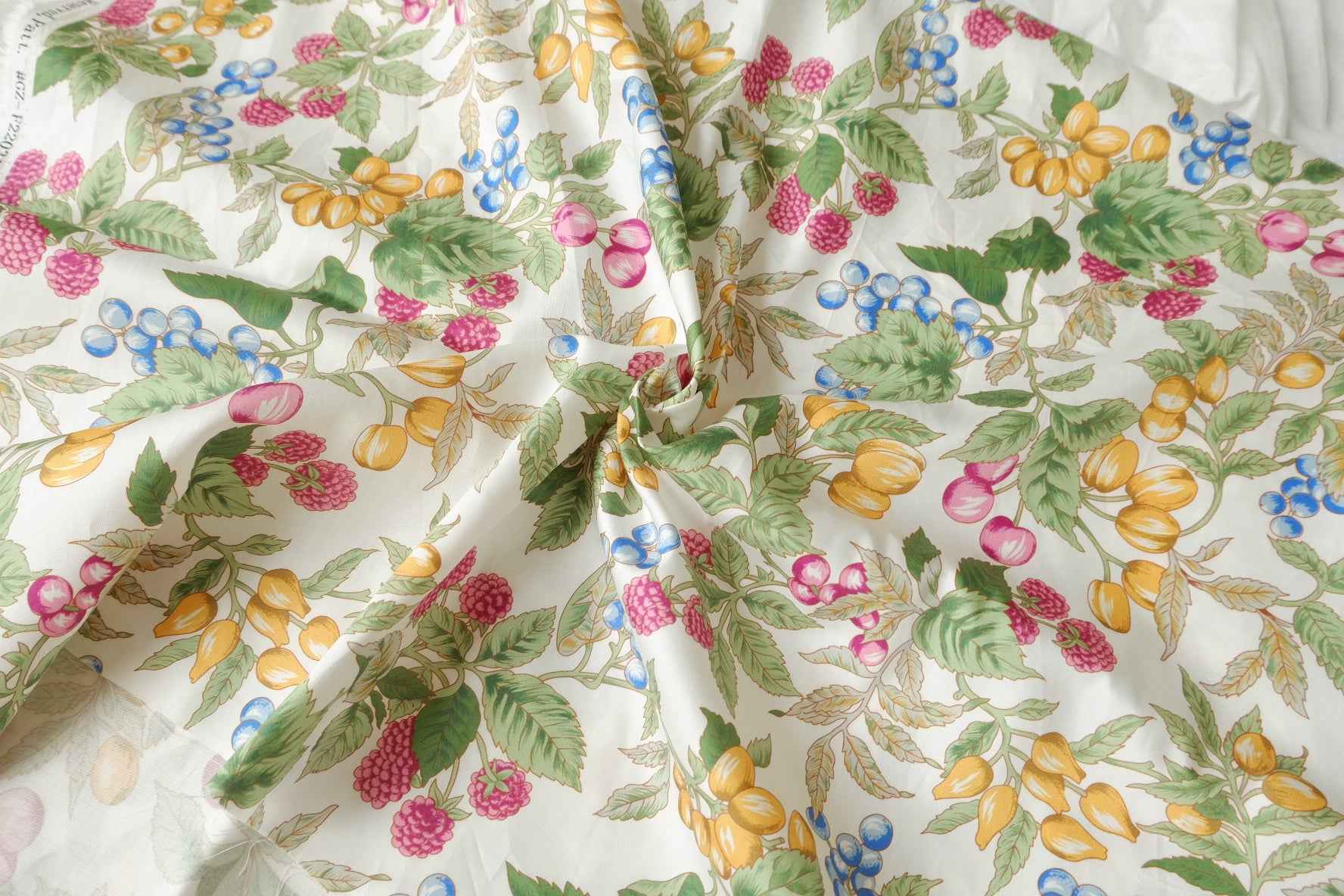 Vintage Orchard Cotton Sateen Fabric, Midweight 60s Cotton, 2.19 Yards