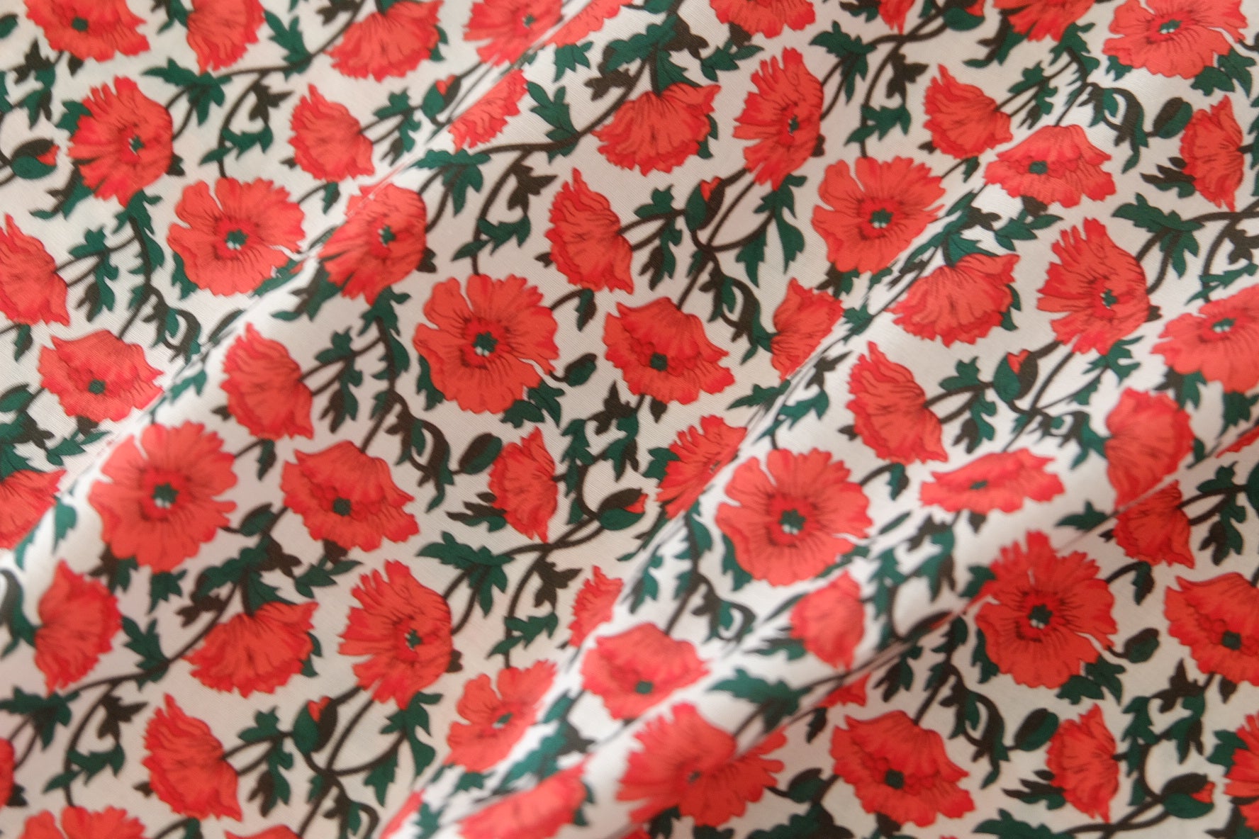 Vintage Red Flower Cotton Lawn Fabric – Cream Botanical Print – 2.1 yd