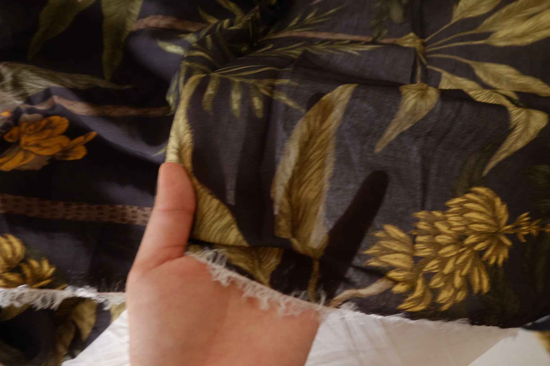 Dark Tropical Lightweight Rayon — 3.28 yd