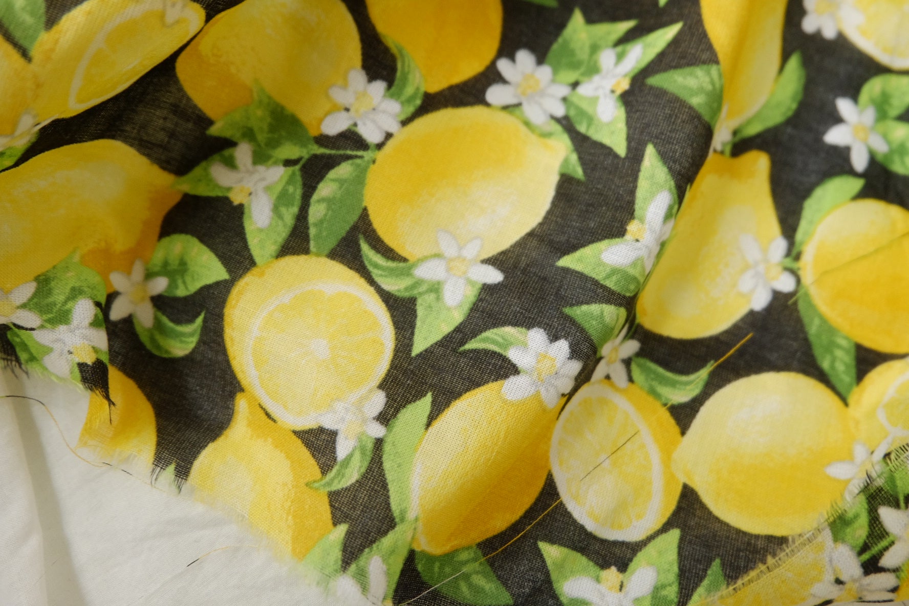 Lemon Print Lightweight Cotton Fabric, 3.28 Yards