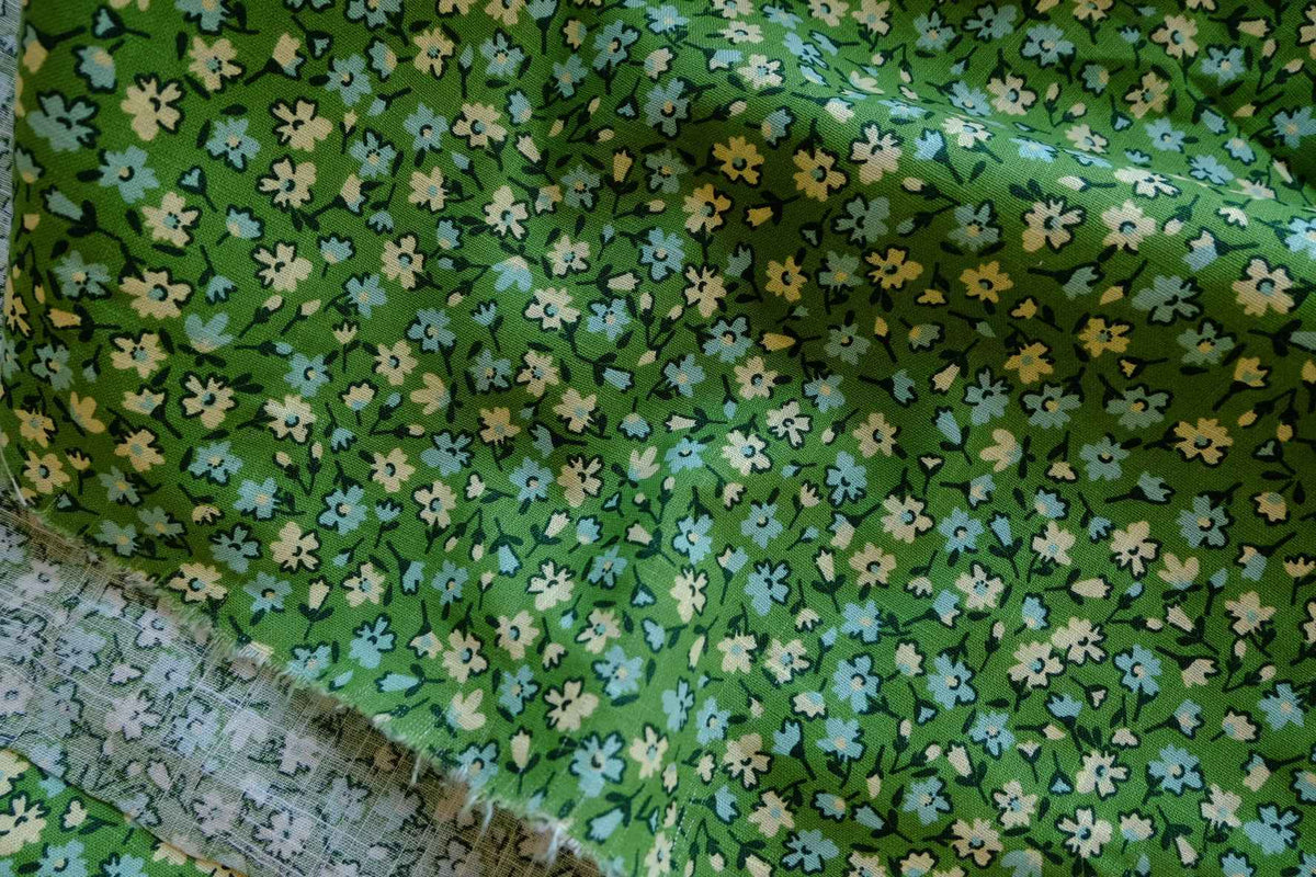 Meadow Green Ditsy Floral Cotton Linen Fabric – 2.19 yd