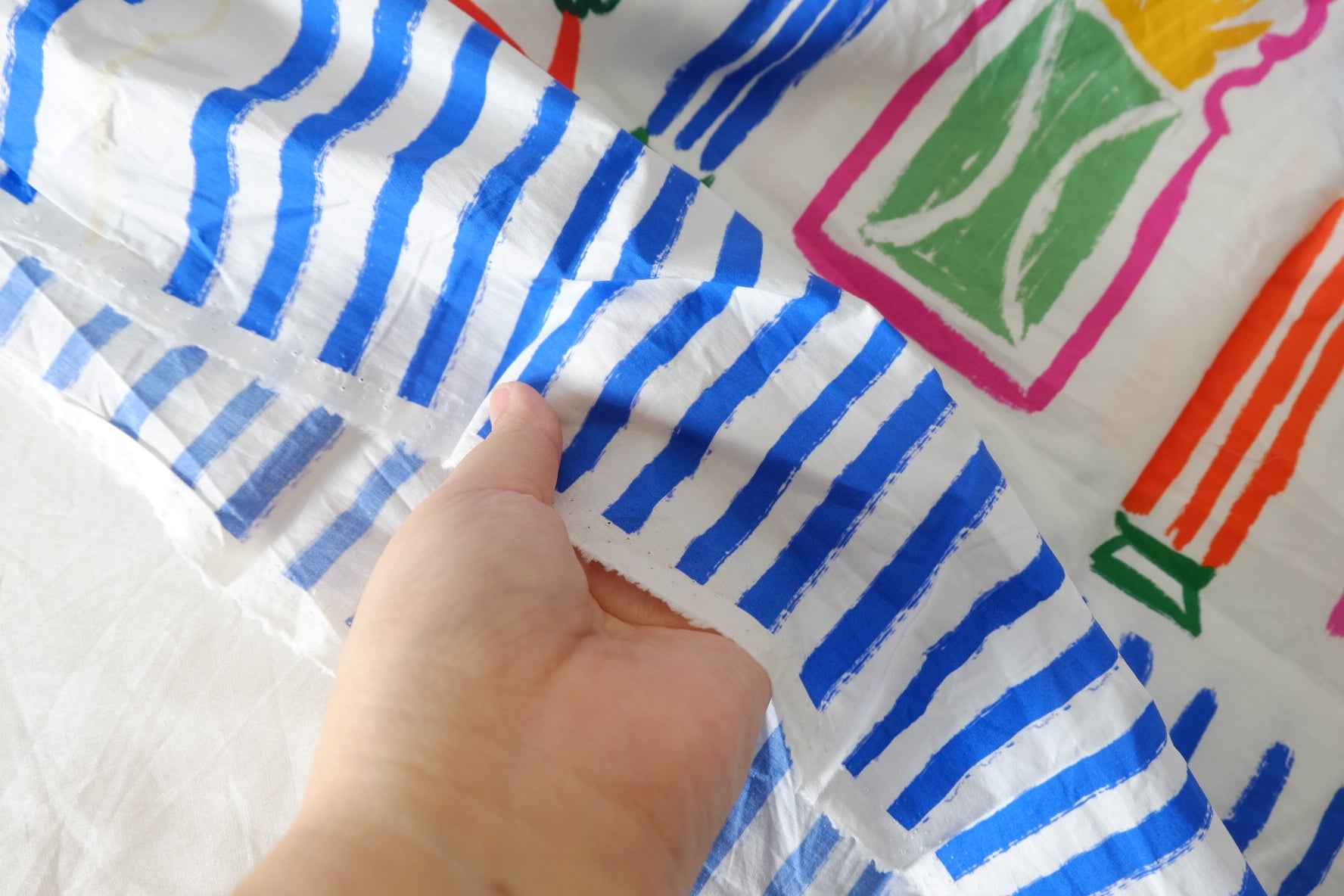 Blue & Colorful Border Print 60s Cotton Poplin Fabric – 3.2 yd