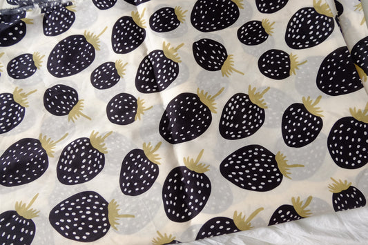 Cream Blackberry 80s Cotton Poplin Fabric 2.2 Yards