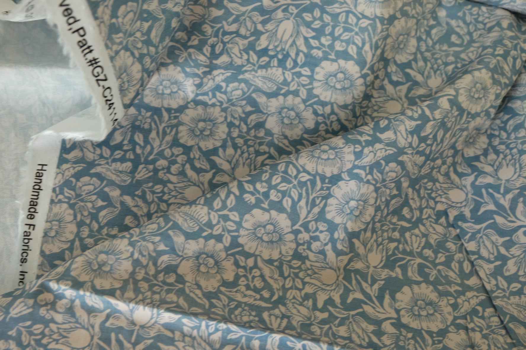 Vintage Blue Botanical Print 40s Cotton Poplin Floral Fabric – 3.3 yd