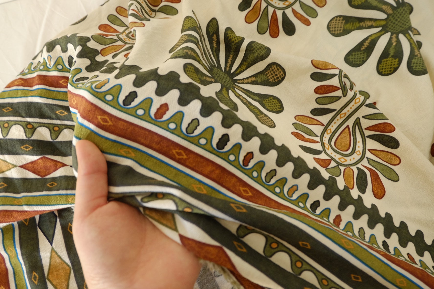 Border Print Lyocell Linen Fabric – 3.3 yd