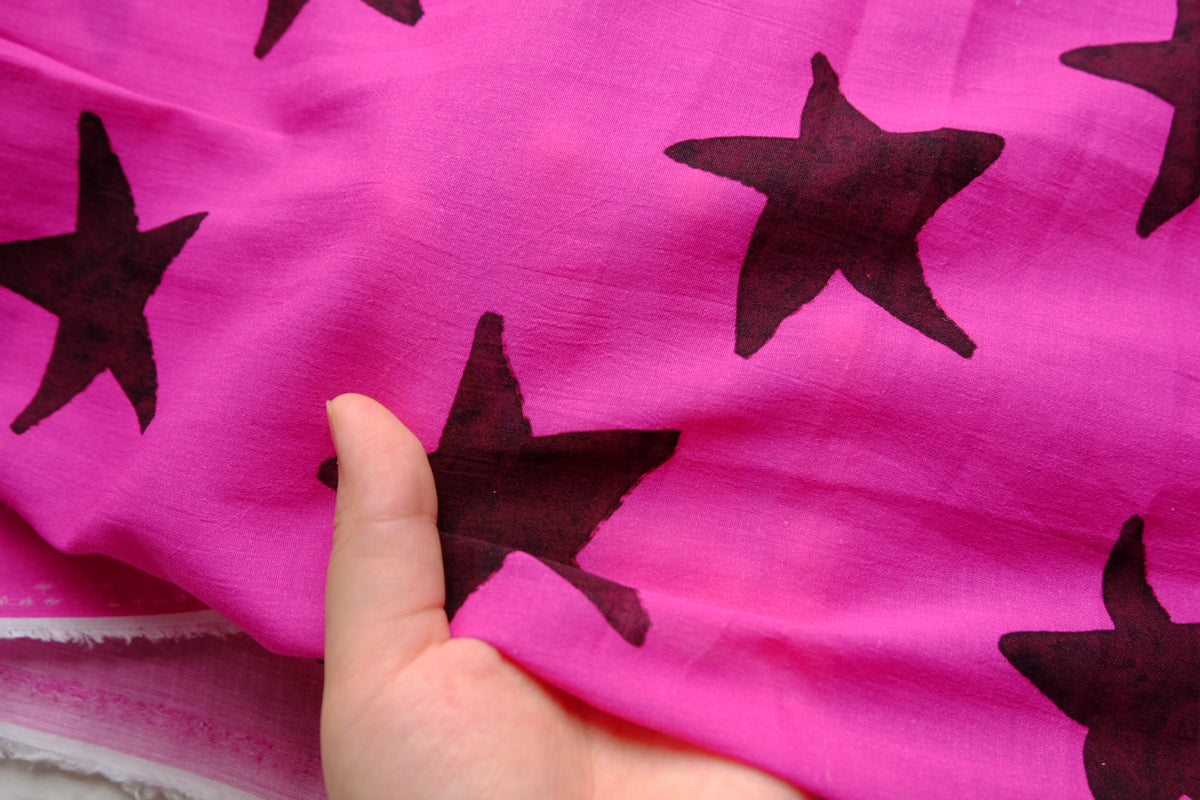 Hot Pink Star Lightweight Cotton – 3.3 yd