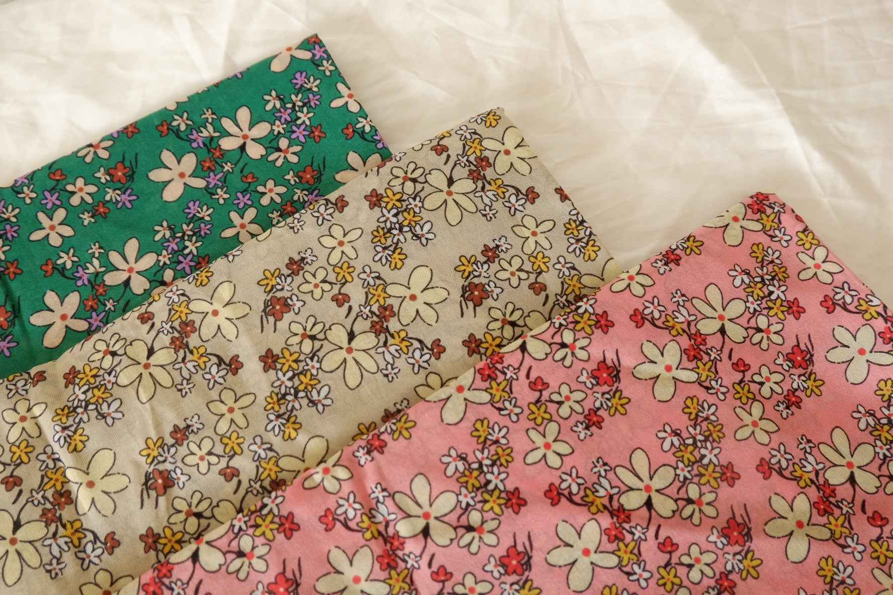Retro Daisy Colorway Cotton Set – 1.09 yd Each