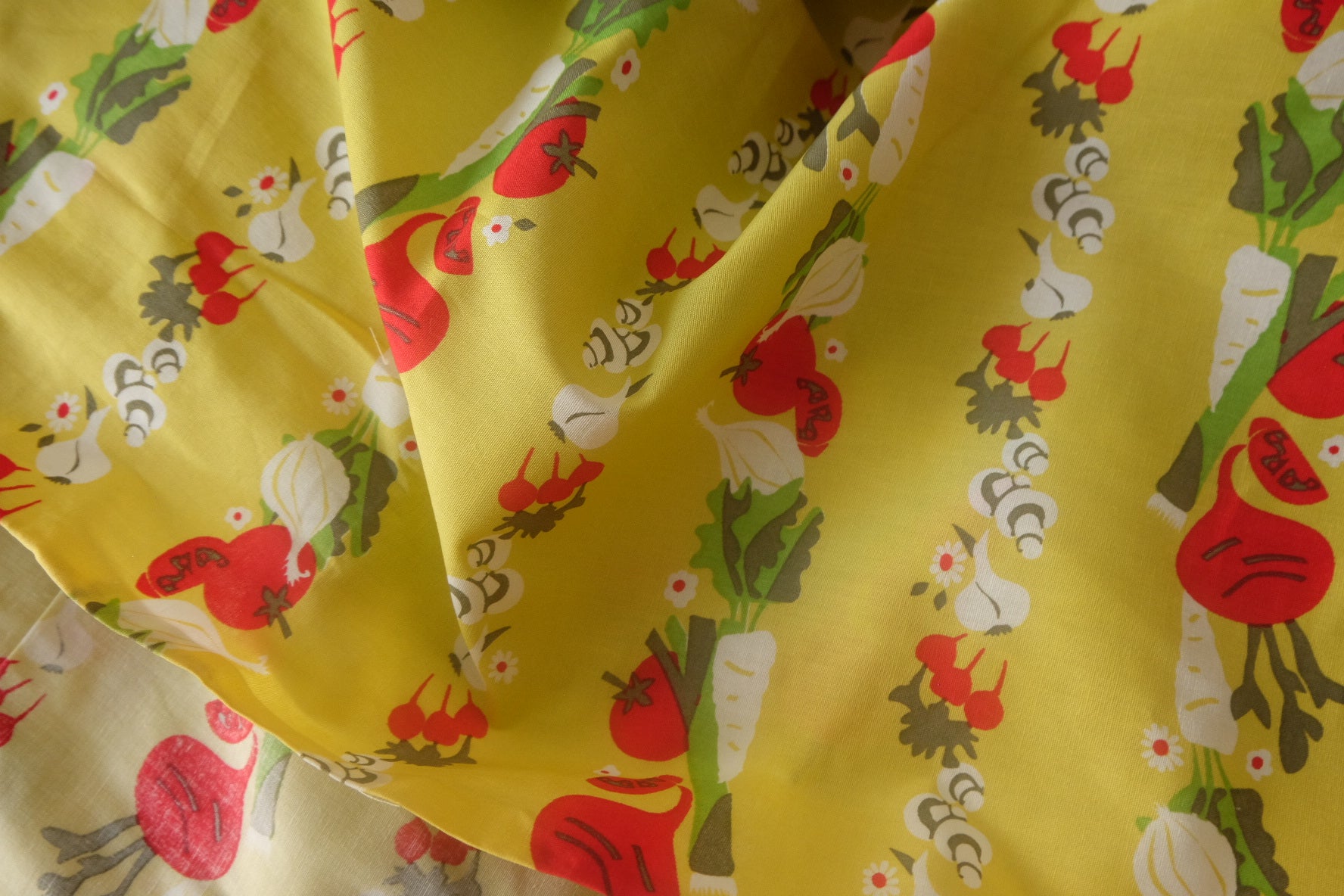 Garden Harvest Lightweight Cotton Canvas – 1.6 yd