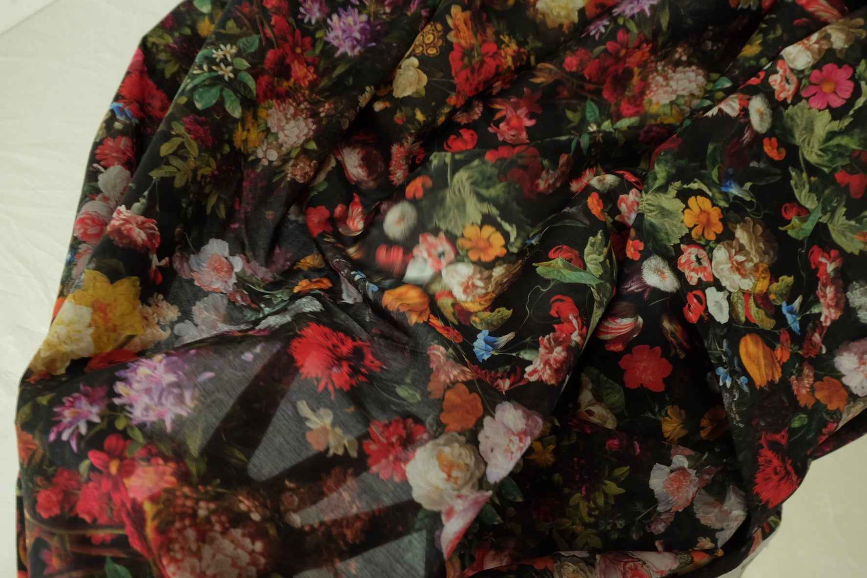 Painterly Dark Floral Cotton Lawn Fabric – 2.7 yd
