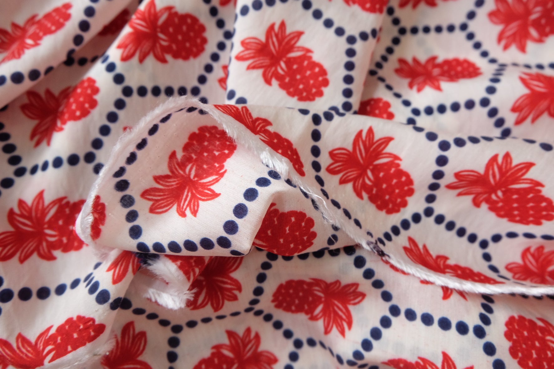 Reversible Pineapple Print Tencel Cotton Fabric – Soft Drapey Summer Dress Fabric (3.28 yards)