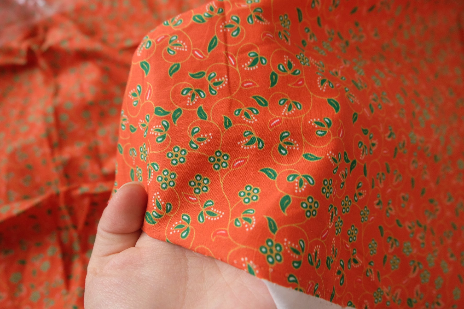 Orange Floral Cotton Poplin Fabric – Crisp 60s Summer Shirting (3.28 yards)