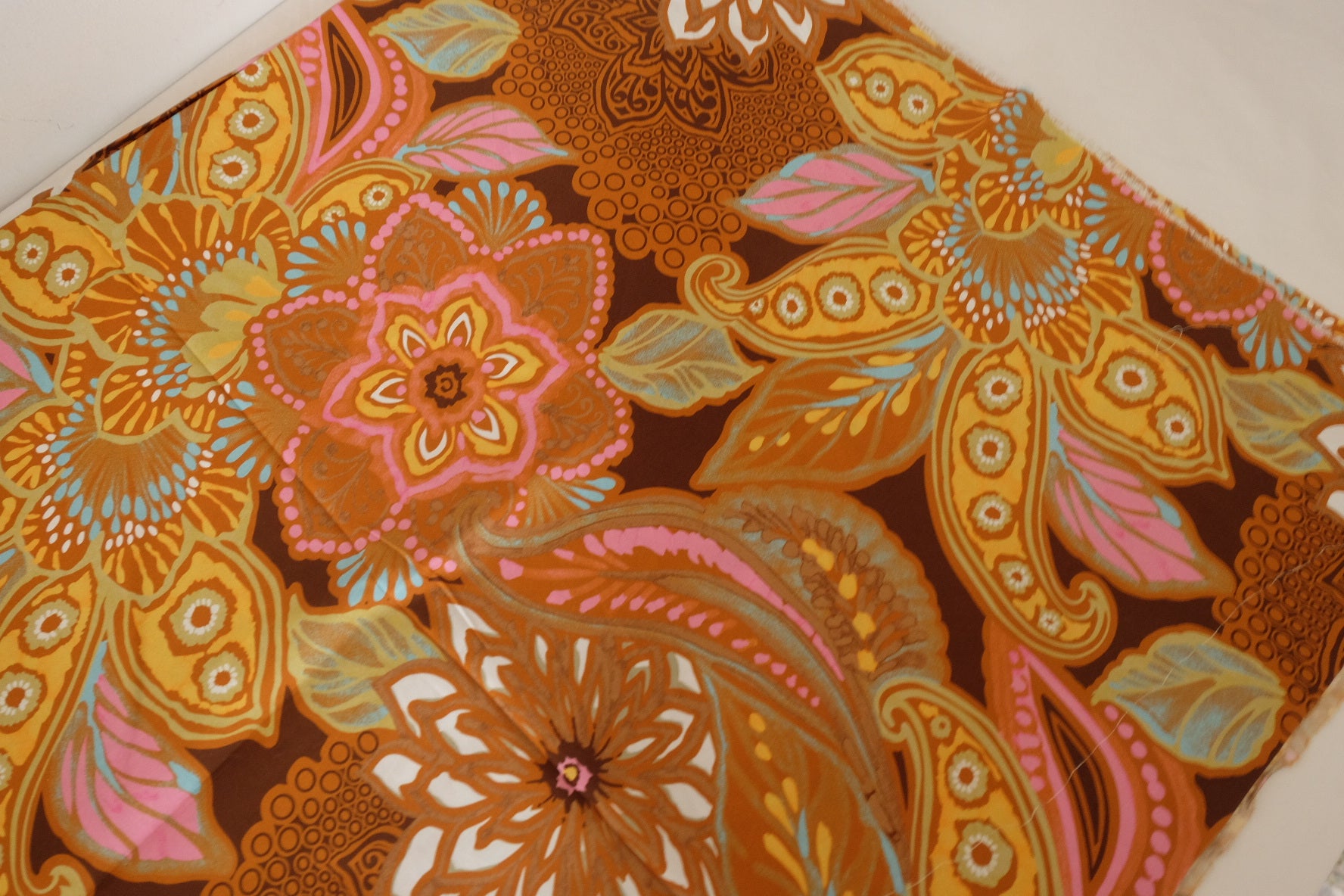 Retro Paisley Floral Long-Staple Cotton Fabric – 2.2 yd