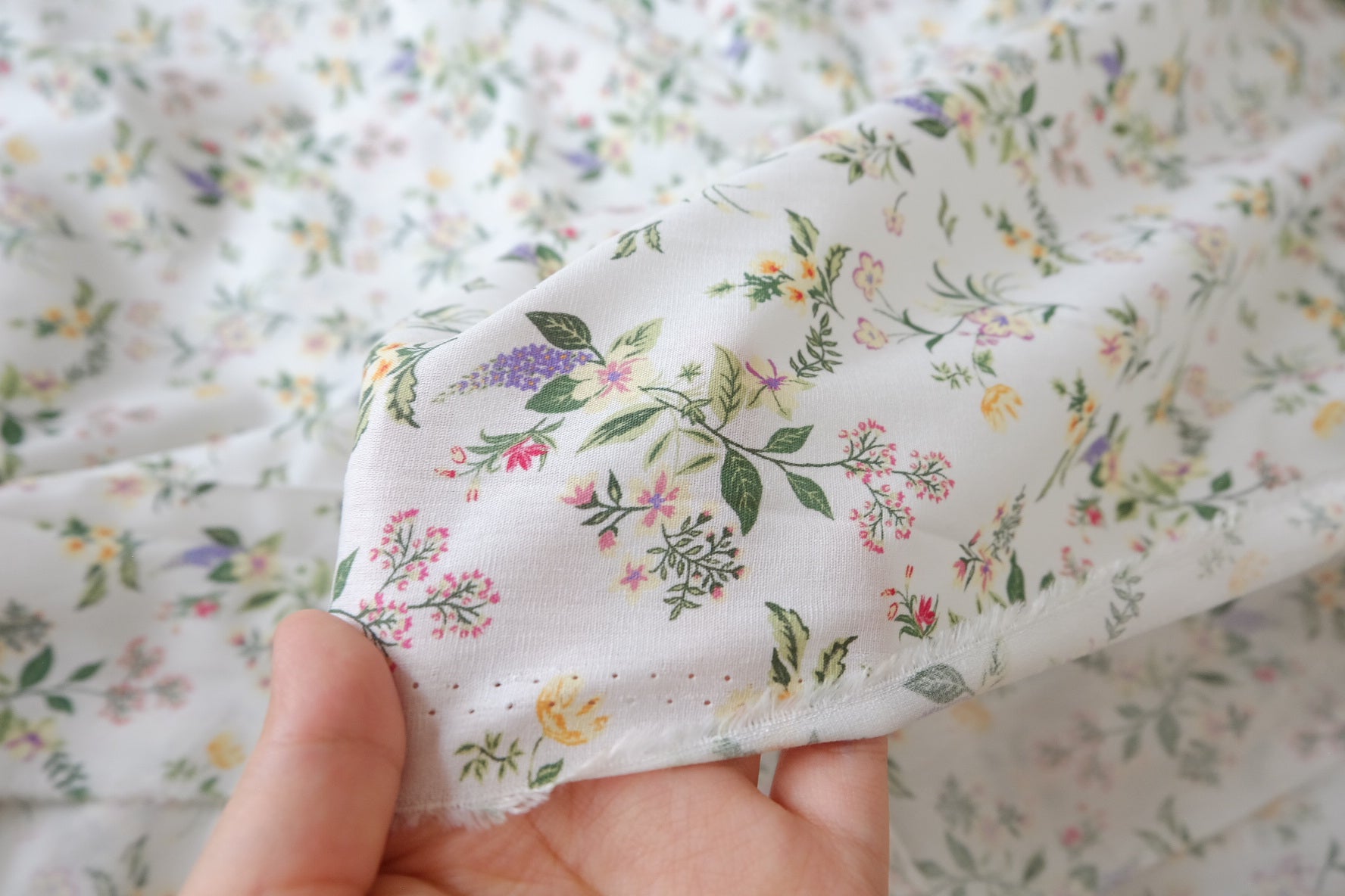Wildflower Sprig Cotton, 1.6 Yards