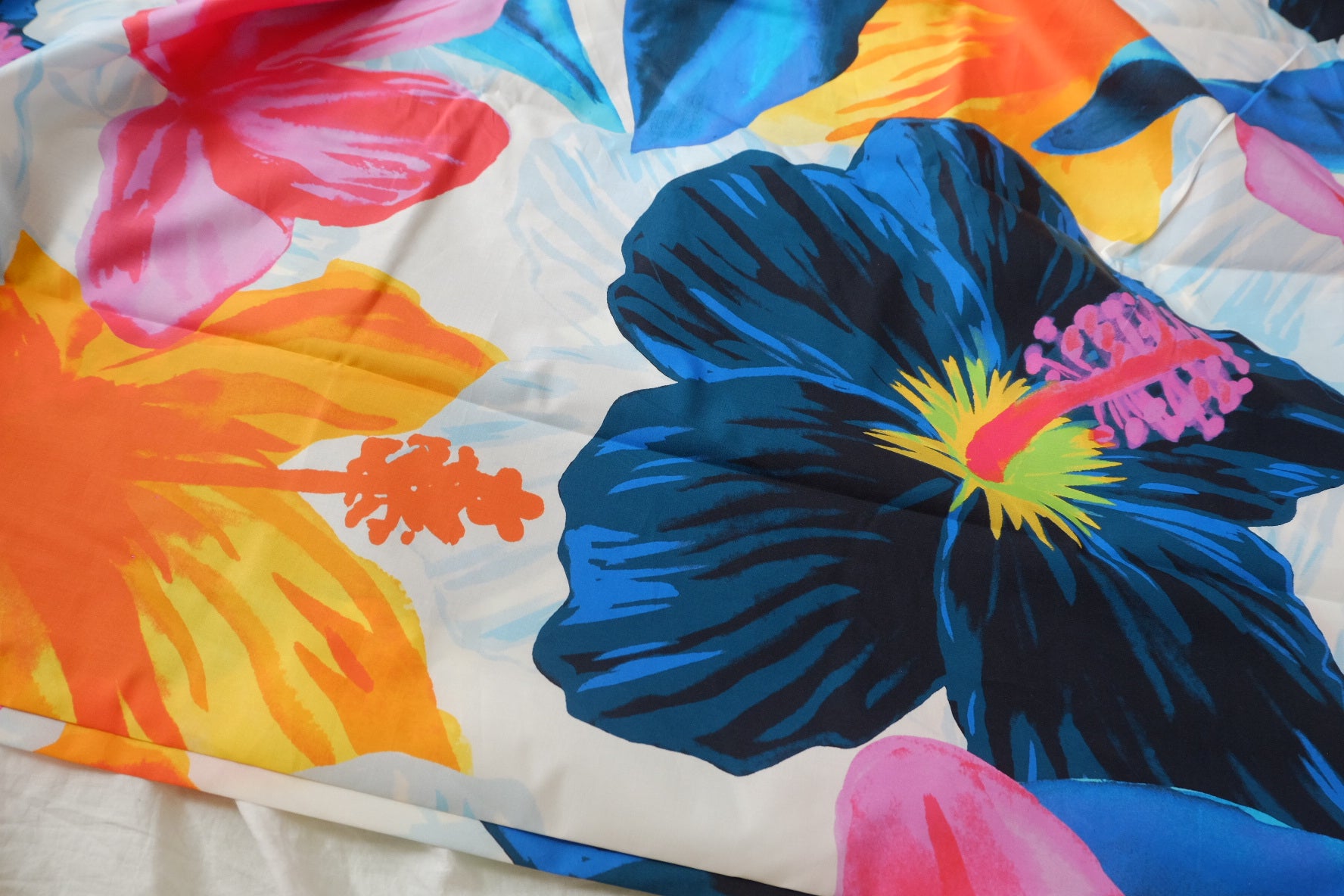 Bold Tropical Floral Cotton Poplin Fabric — 2.2 yd
