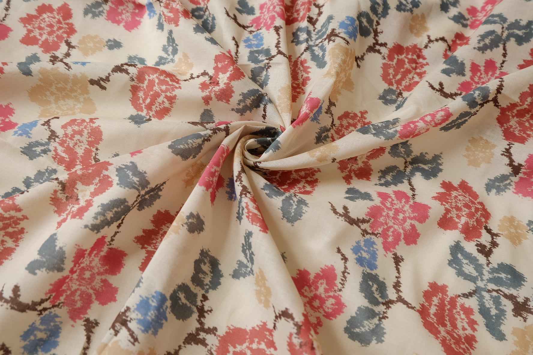 Vintage Floral Ultra-Light Cotton Fabric - 3.28 yd