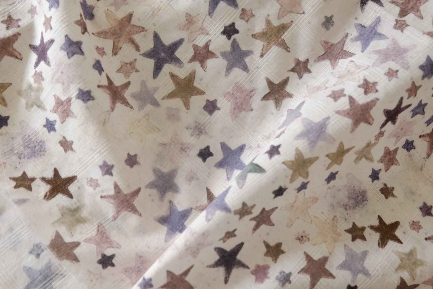 Watercolor Star Textured Cotton Fabric – 1.6 Yards
