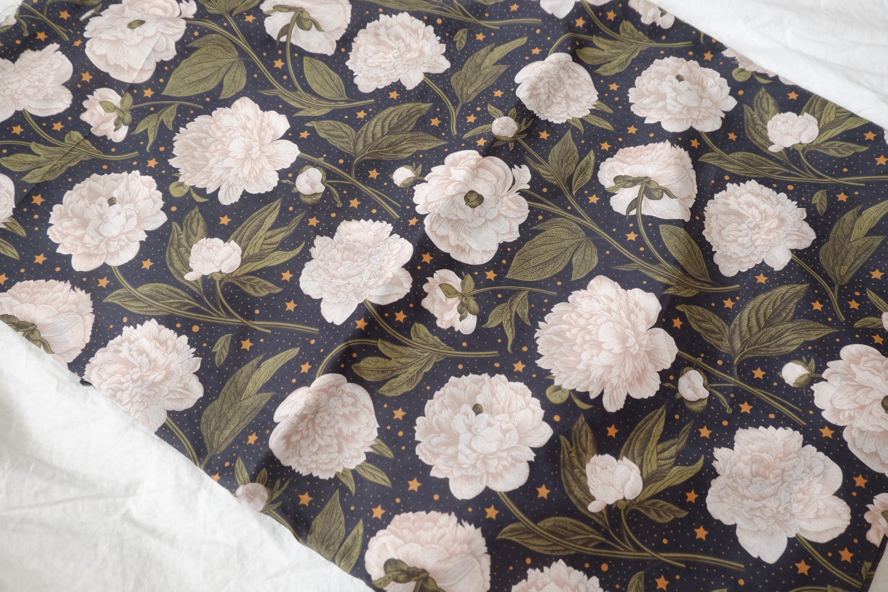 Midnight Peony Star Cotton Lawn — 1.64 yd