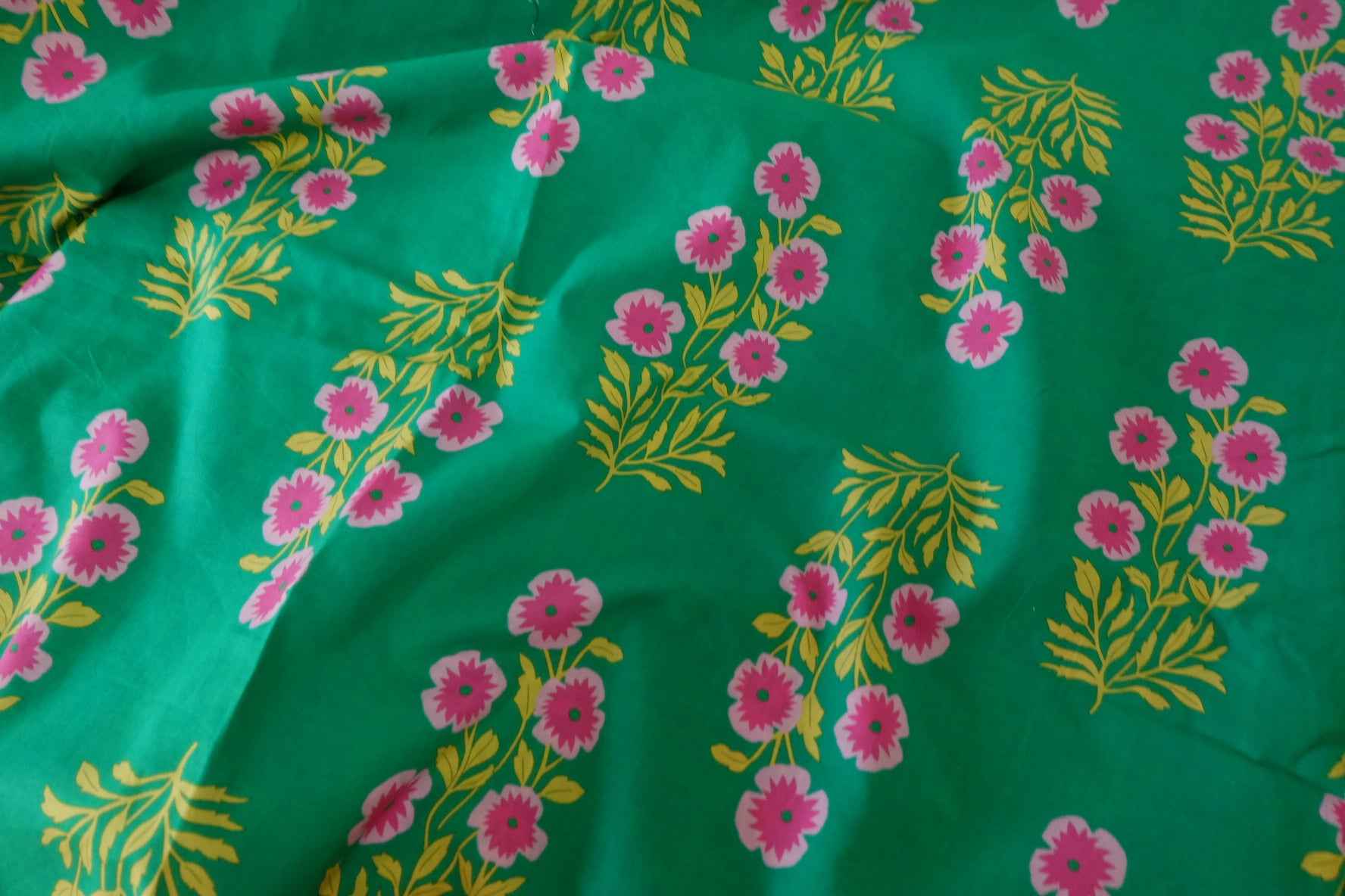 Emerald Pink Floral 60s Cotton Poplin Fabric – 3.1 yd