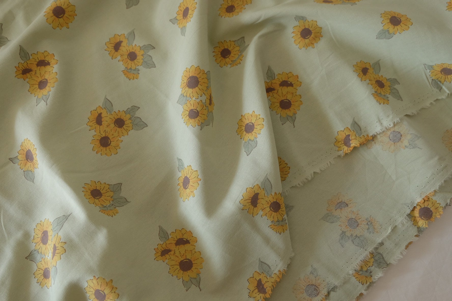 Sweet Sunflower Floral Cotton Fabric – Soft Cotton – 1.6 yd/2.2 yd