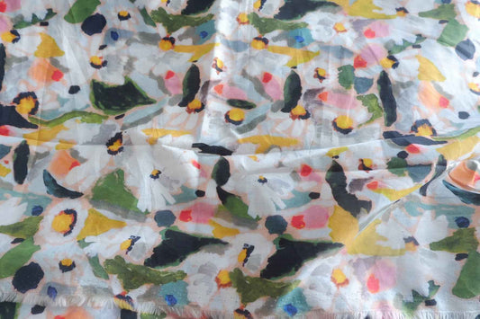Painterly Daisy Cotton Lawn Fabric - 1.86 yd