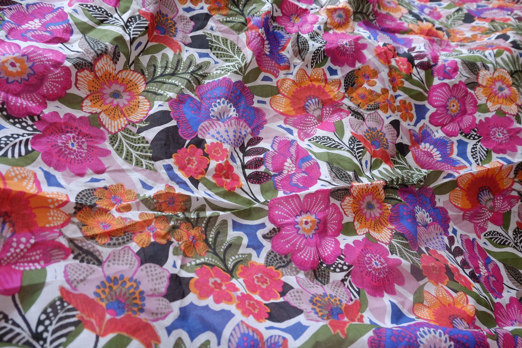 Bright Tropical Floral Lightweight Cotton Fabric -2.2 yd