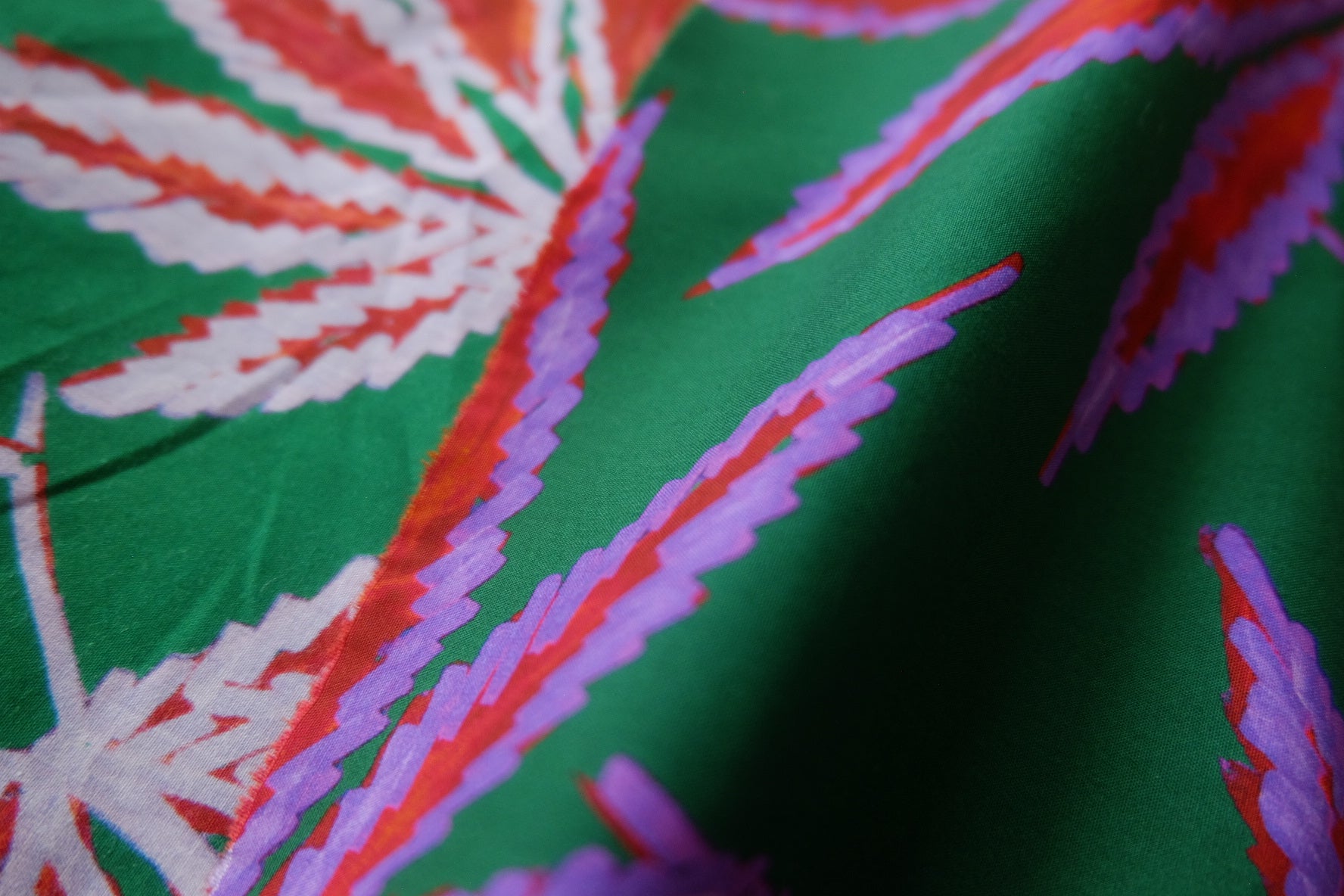 Bold Maple Leaf Print Cotton Poplin Fabric 2.2 Yards