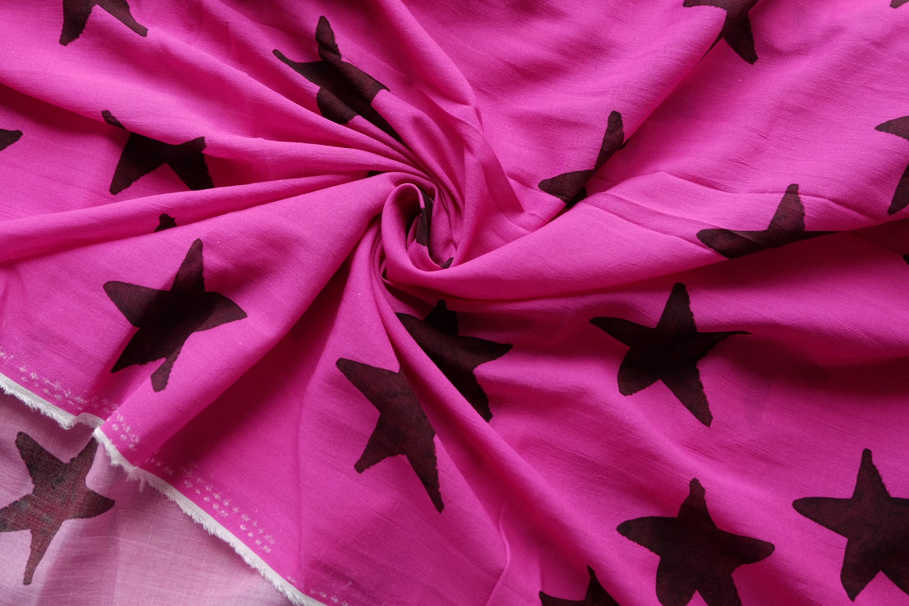 Hot Pink Star Lightweight Cotton – 3.3 yd