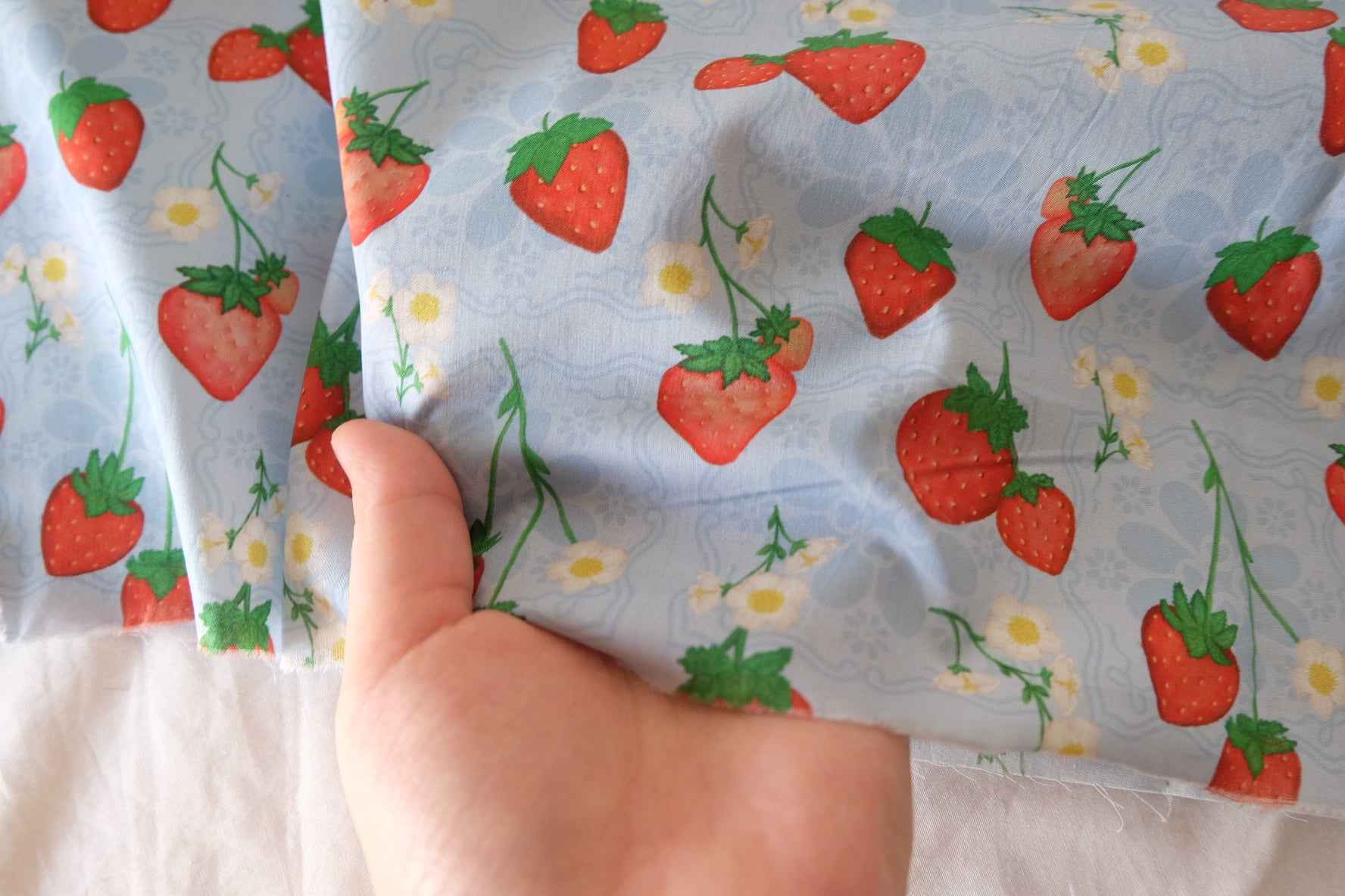 Strawberry & Daisy Cotton Lawn Fabric – 1.6 yd