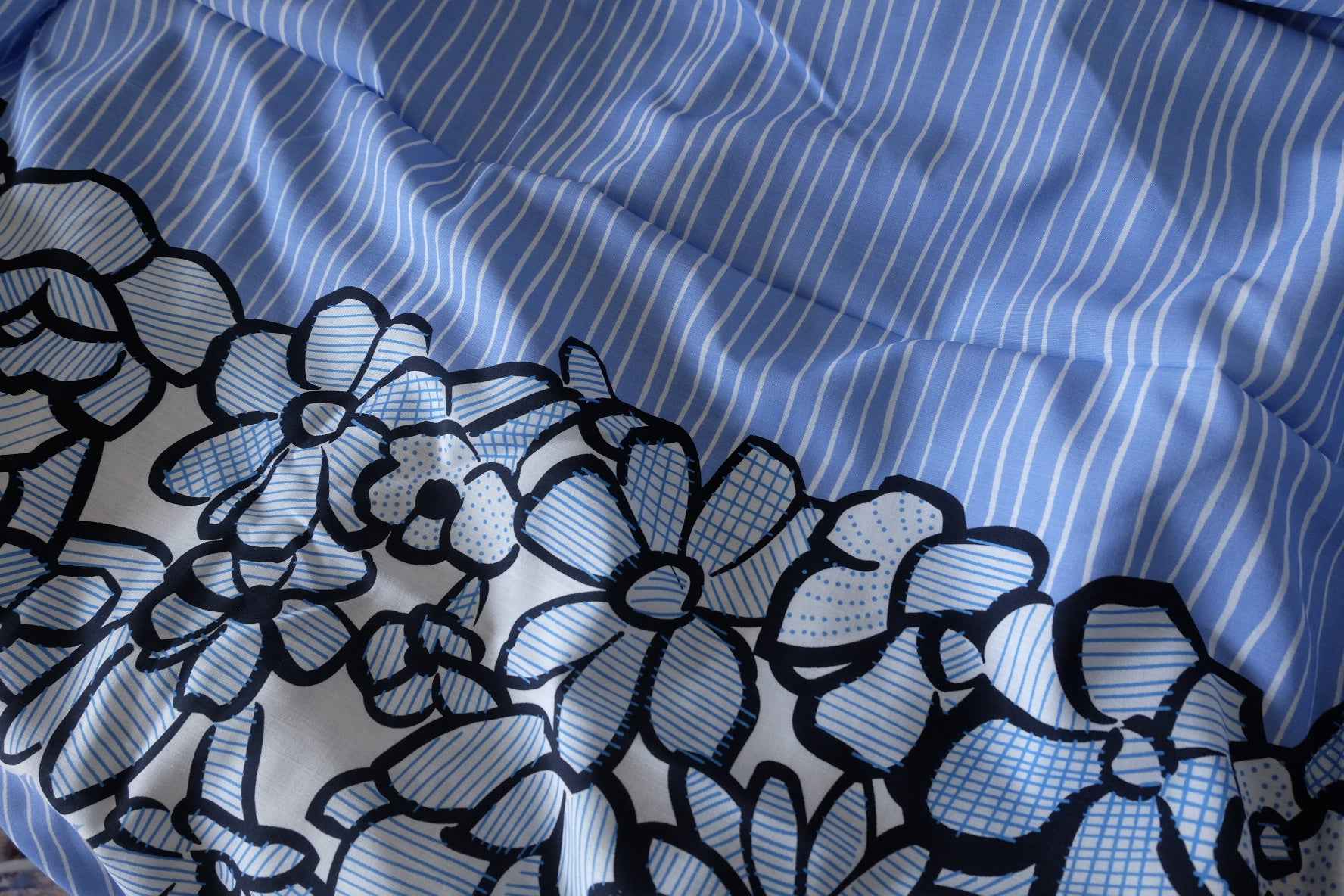 Blue Floral Border Cotton Lawn Fabric – 3 yd