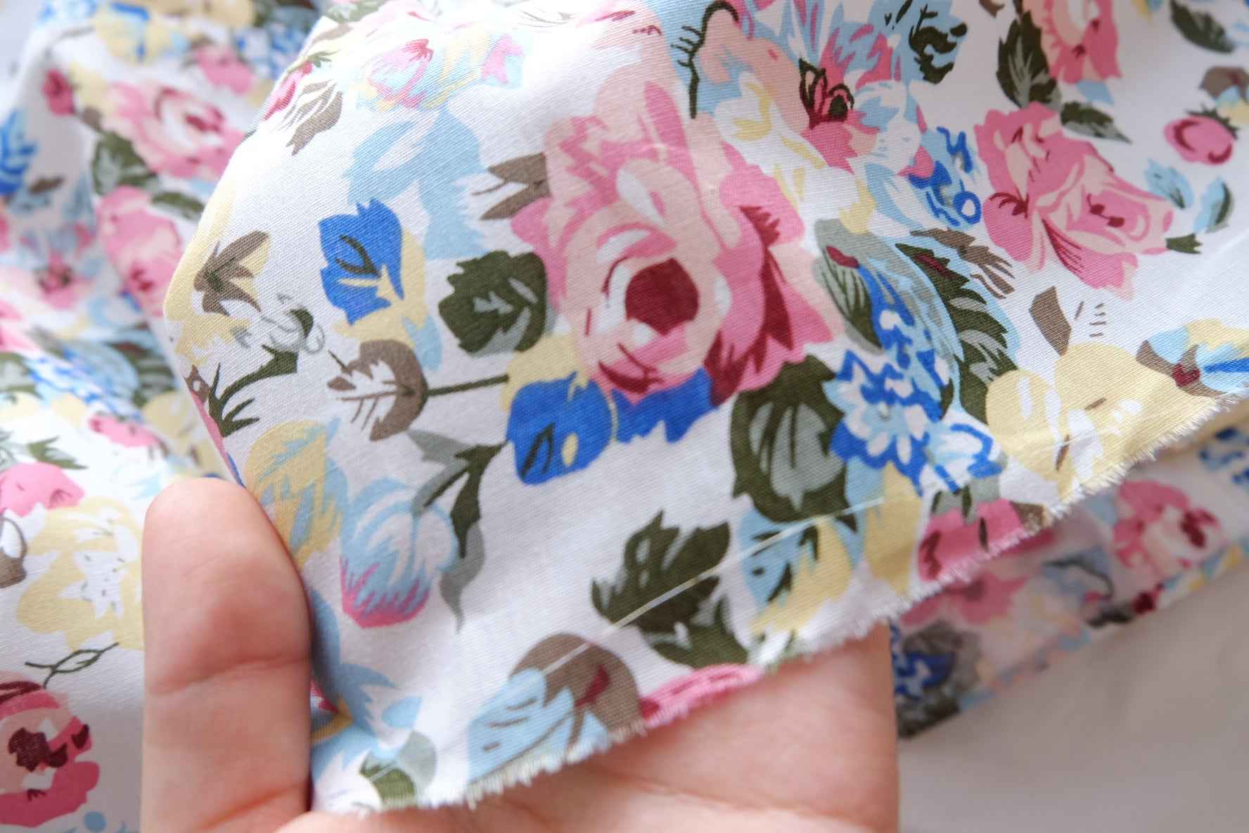 Vintage Rose 40s Cotton Fabric - 3.28 yd