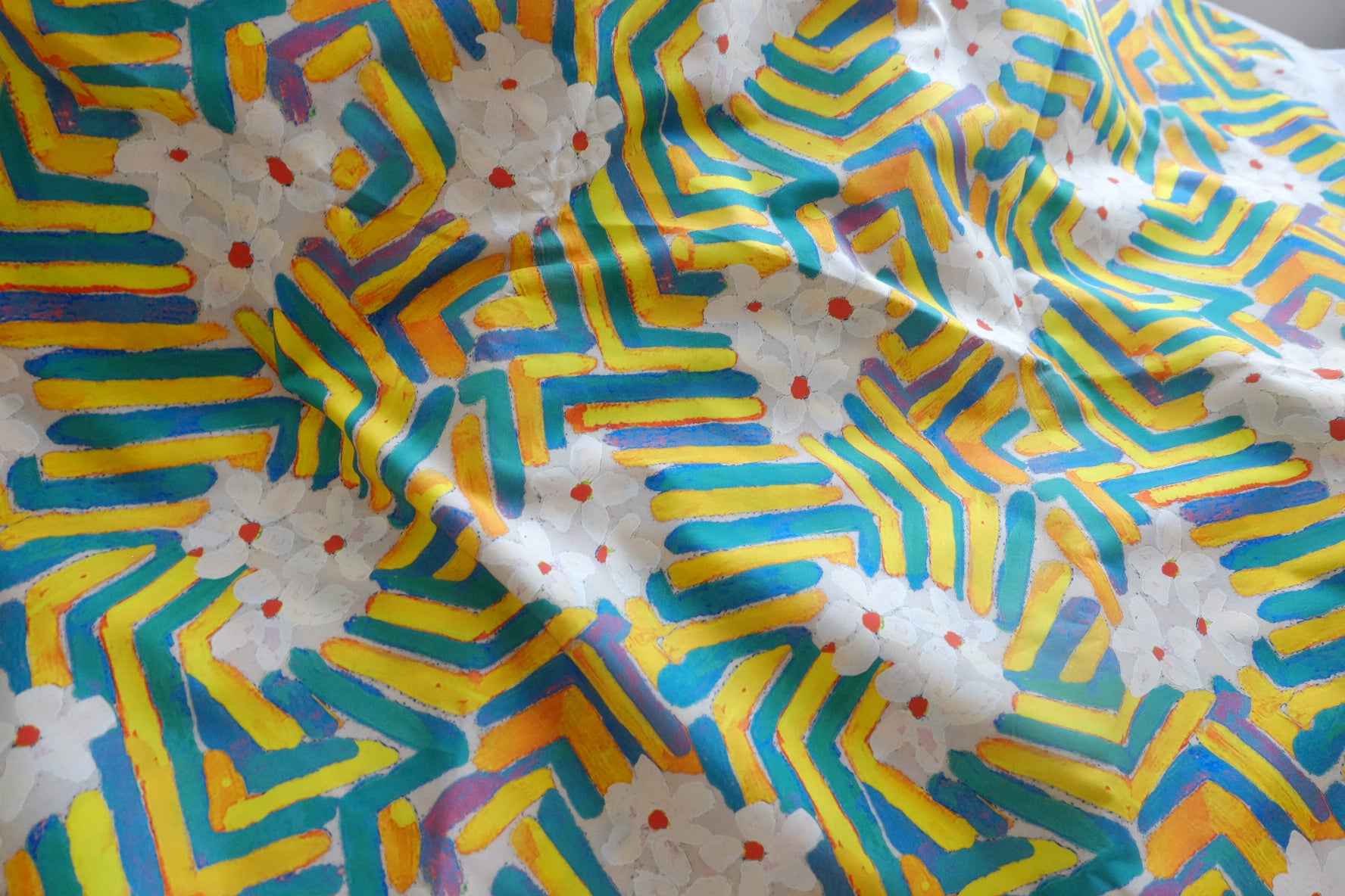 Bright Geometric Floral 60s Cotton Poplin Fabric - 3.28 yd