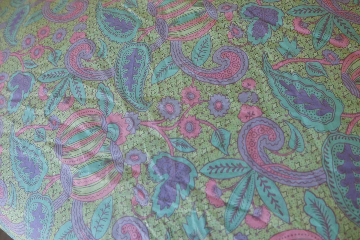 Pastel Paisley Garden Cotton Lawn Fabric – 2.41 yd