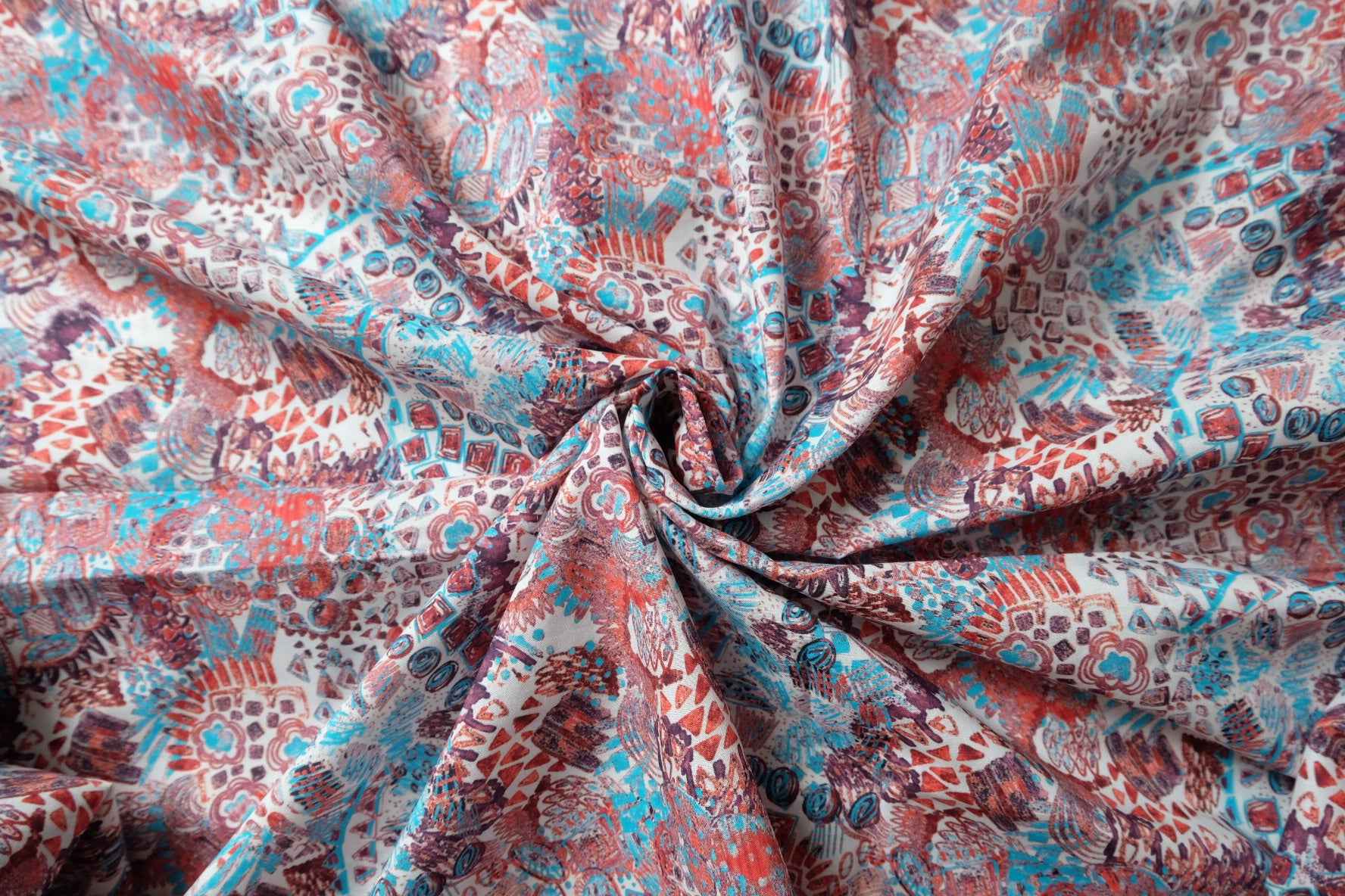 Abstract Ornamental Cotton Fabric, Lightweight Dress Weight, 3.17 Yards