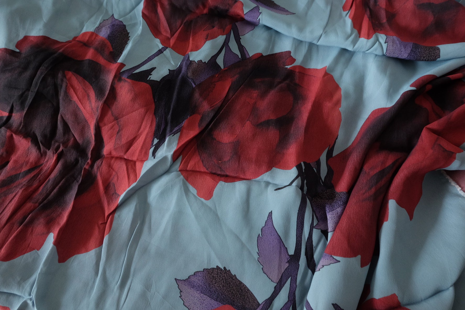 Oversized Red Rose Rayon Fabric – 3.94 yd