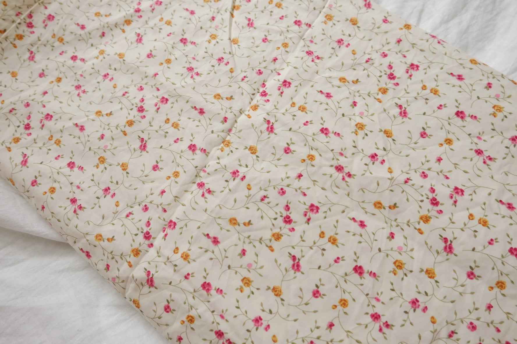 Tiny Vine Floral Cotton Poplin Fabric - 3.28 yd