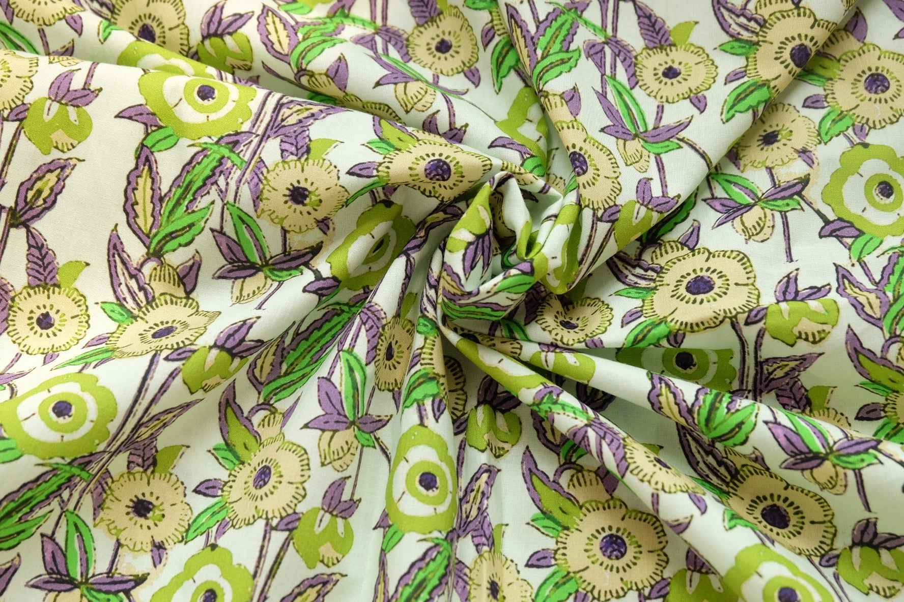 Green Vintage Floral Cotton Poplin Fabric, 60s Cotton Shirting Weight, 2.19 Yards