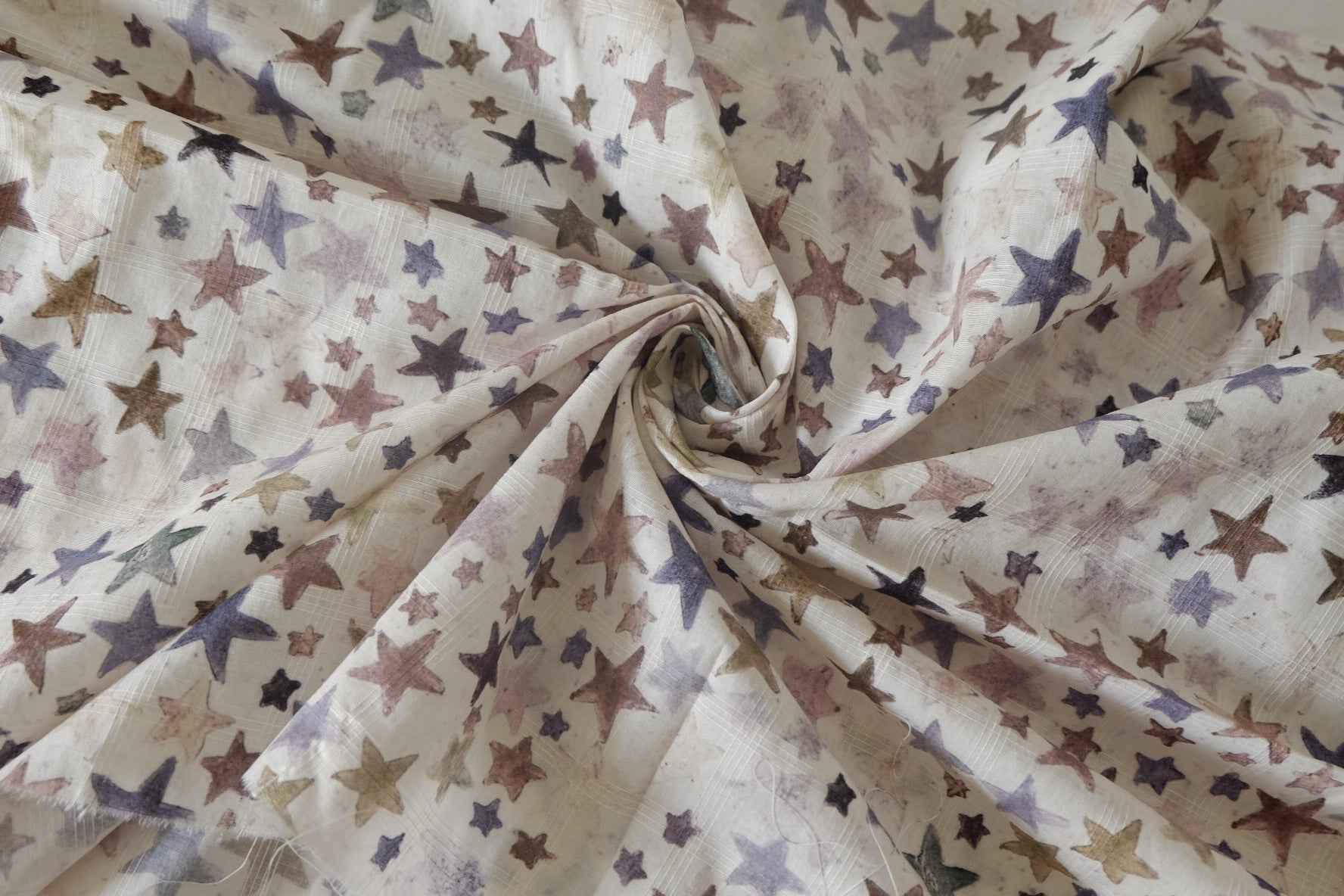 Watercolor Star Textured Cotton Fabric – 1.6 Yards