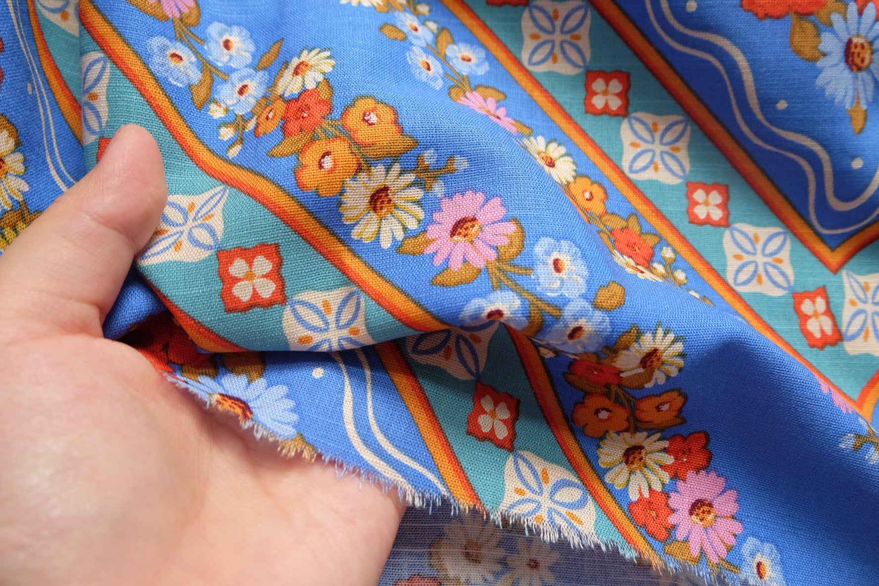 Blue Border Floral Cotton Linen Fabric, Lightweight Printed Woven, 2.19 Yards