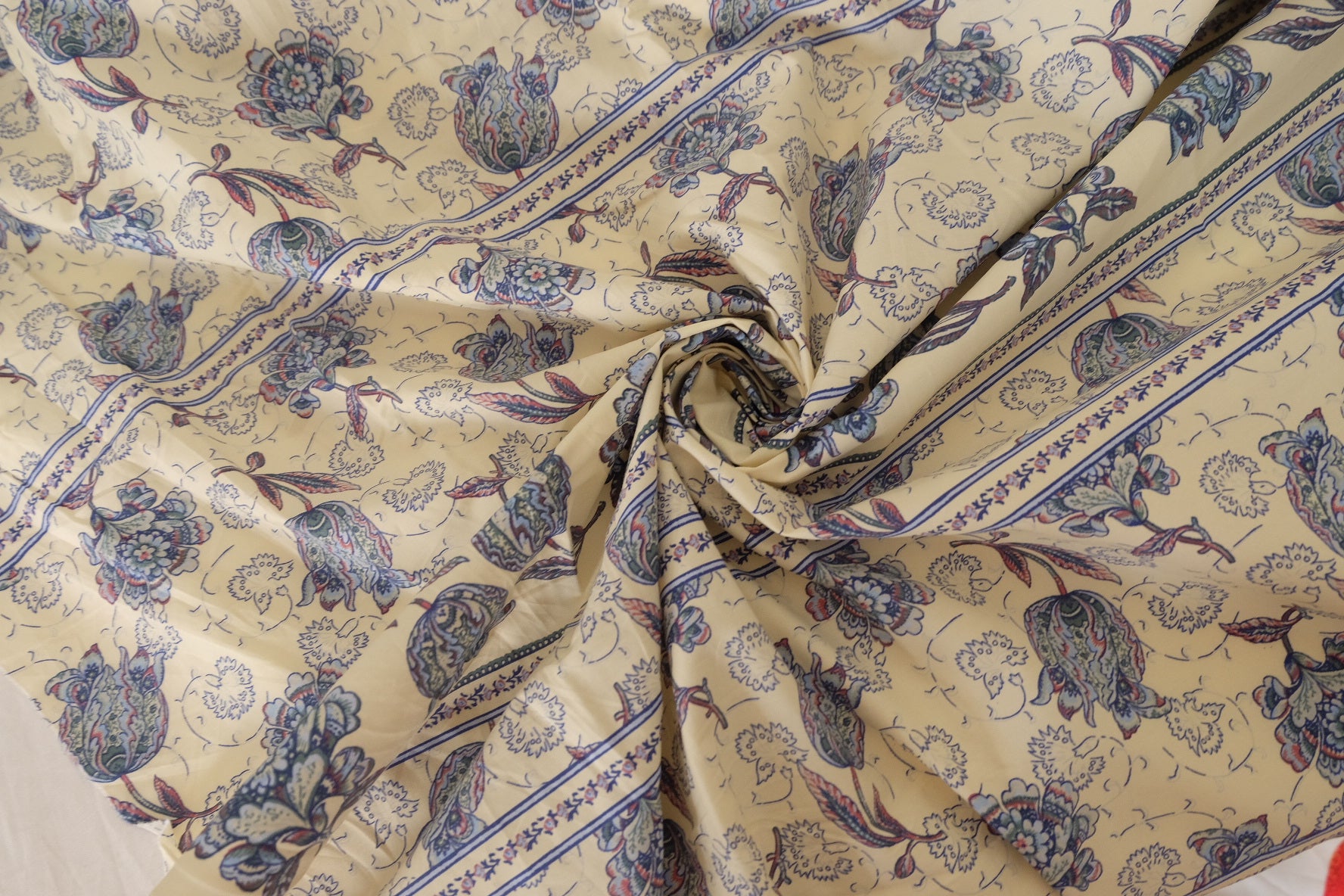 Pastel Tulip Border Cotton Poplin Fabric – 2.2 yd